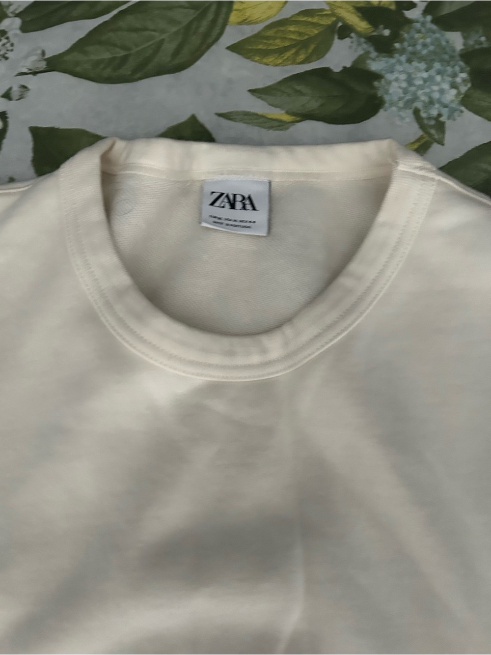 ZARA Ivory Crewneck Sweatshirt